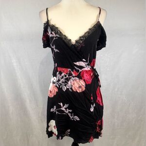 Off shoulder true wrap lace lined black floral mini dress size medium